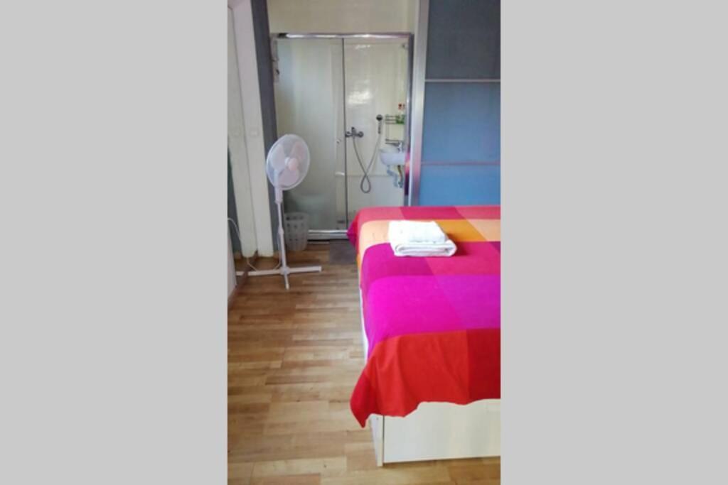 Air Conditioned Studio In Quite Garden With Barbecue Athen Eksteriør billede